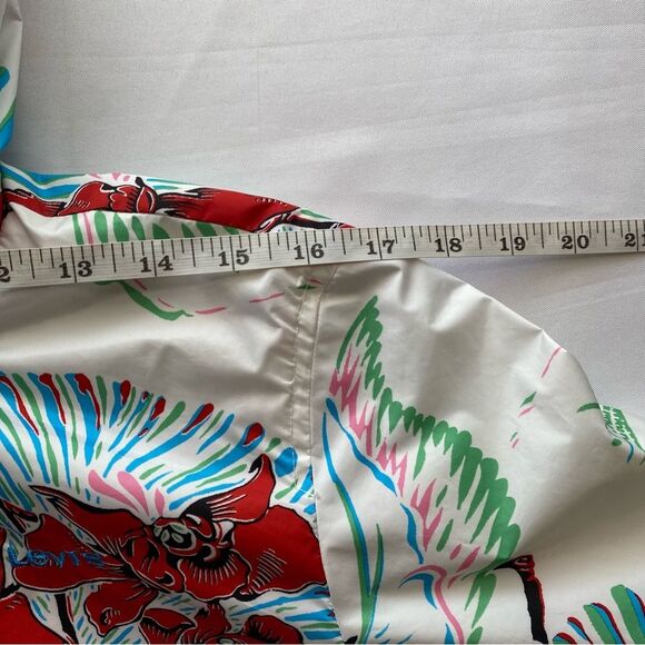 Like New Levi's White Tropical Retro Windbreaker Hooded Jacket Size Medium - Picture 14 of 16